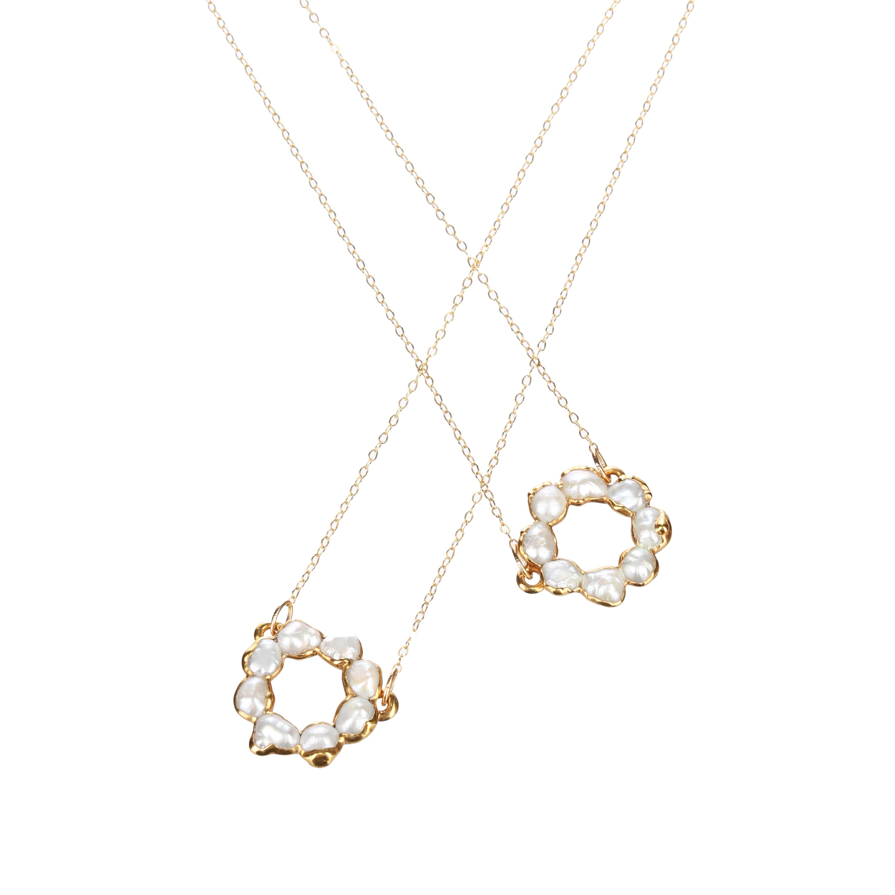 Daisy Pearl Necklace for Women, White Pearl Pendant, Celestial Necklace, Pearl Jewelry, Mother of Pearl Necklace, Pearl O-Ring Choker