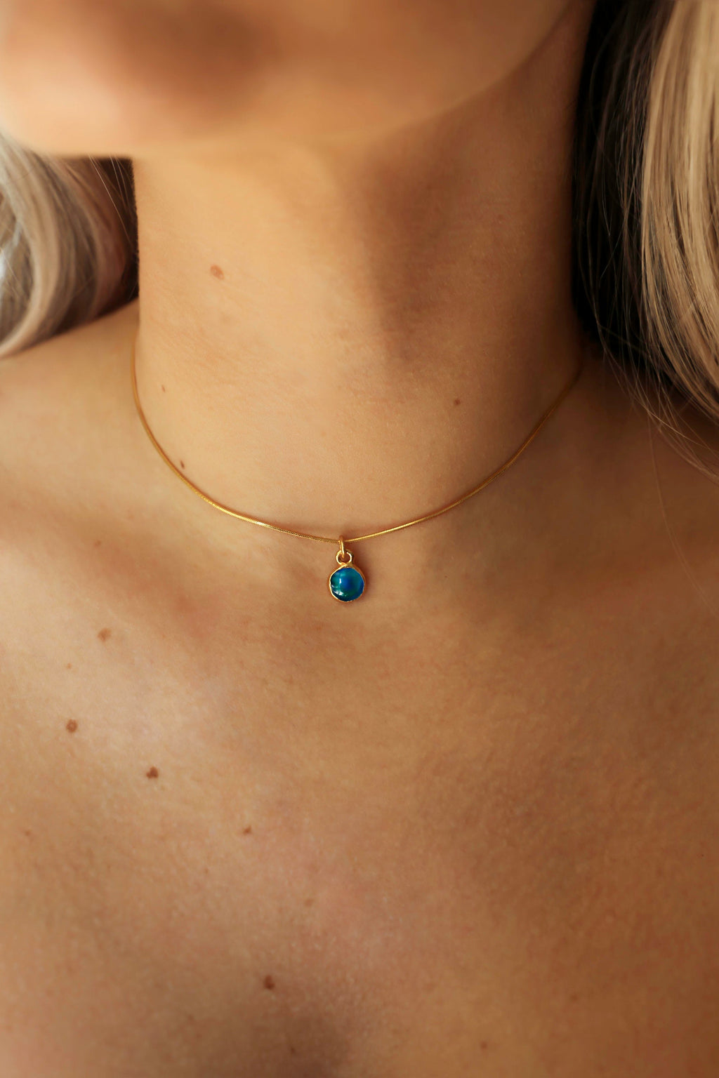 Dainty Mood Necklace • Color Changing Gemstone • Gold Gemstone Choker • Mood Jewelry • Gold Filled Pendant • by Ringcrush • Handmade