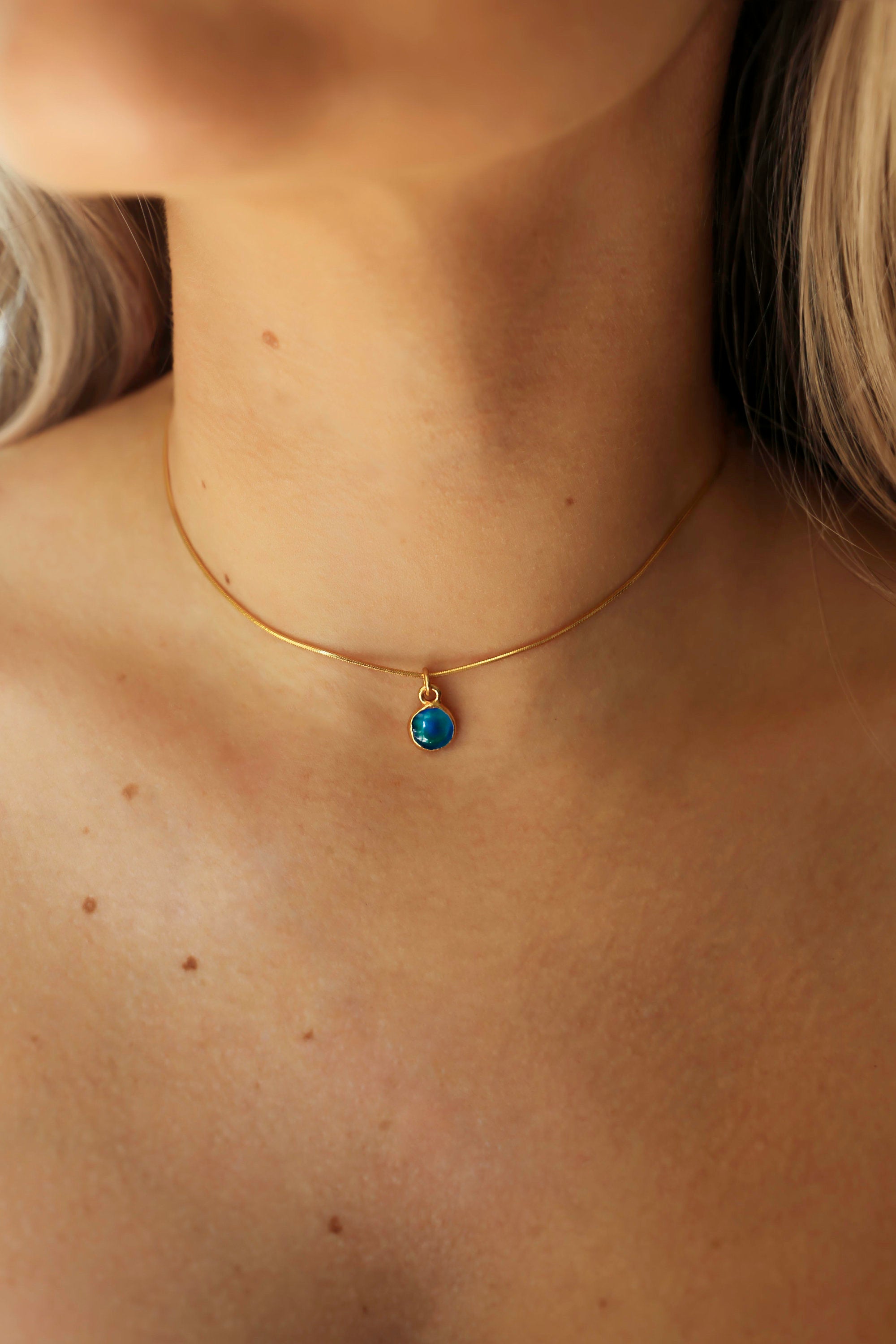 Dainty Mood Necklace • Color Changing Gemstone • Gold Gemstone Choker • Mood Jewelry • Gold Filled Pendant • by Ringcrush • Handmade