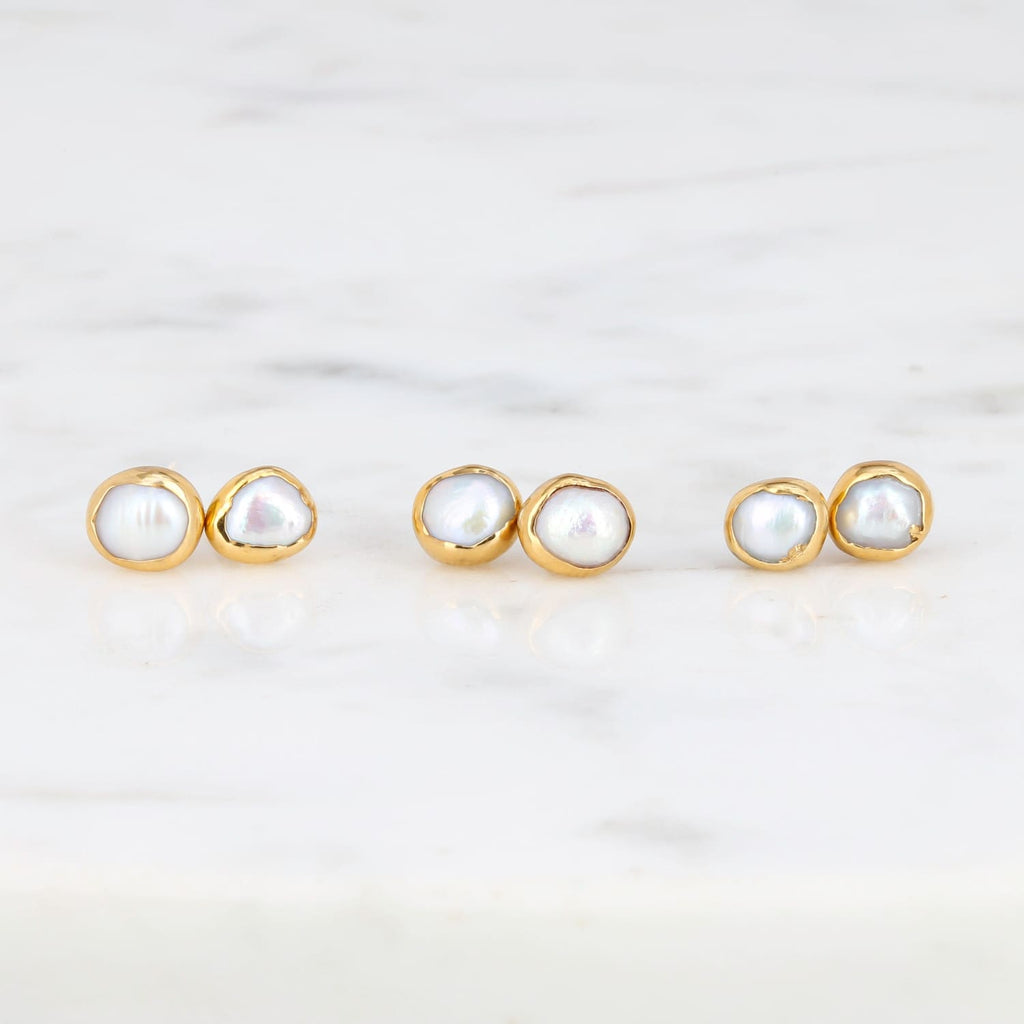 Dainty Raw Pearl Stud Earring