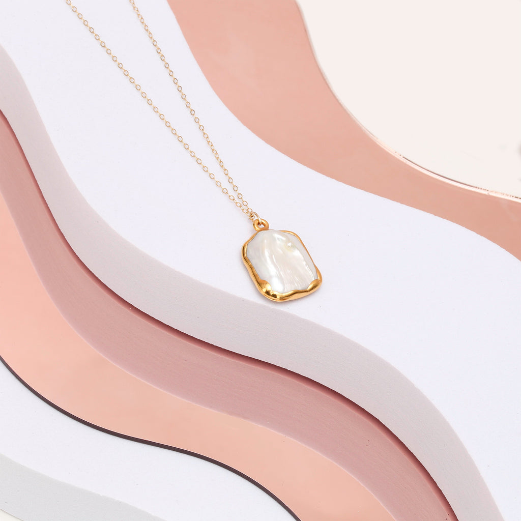 Baroque Pearl Pendanlace for Women, White Pearl Pendant, Celestial Necklace, Pearl Jewelry, Mother of Pearl Necklace, Freshwater Pearl