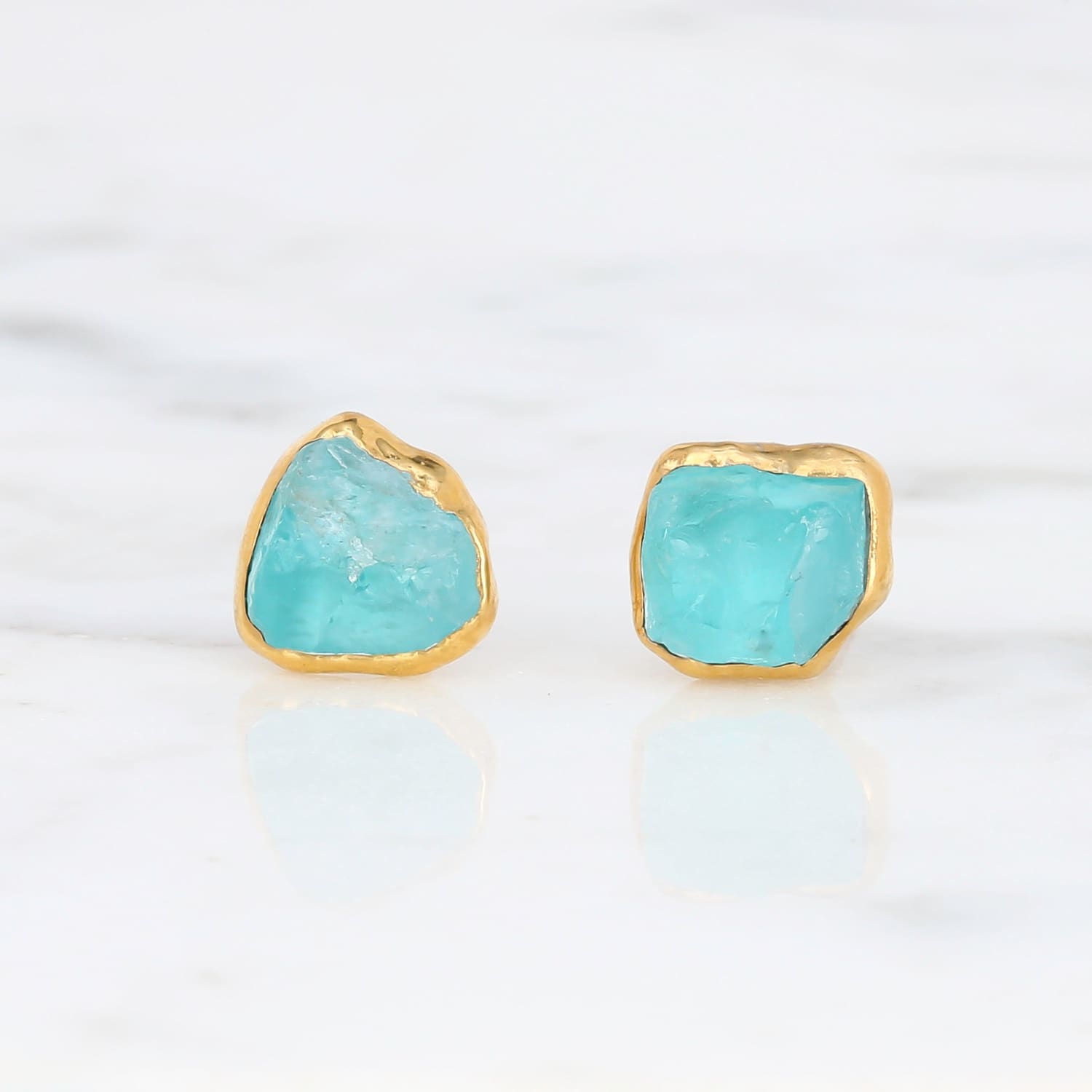 Raw Apatite Stud Earrings in Yellow Gold