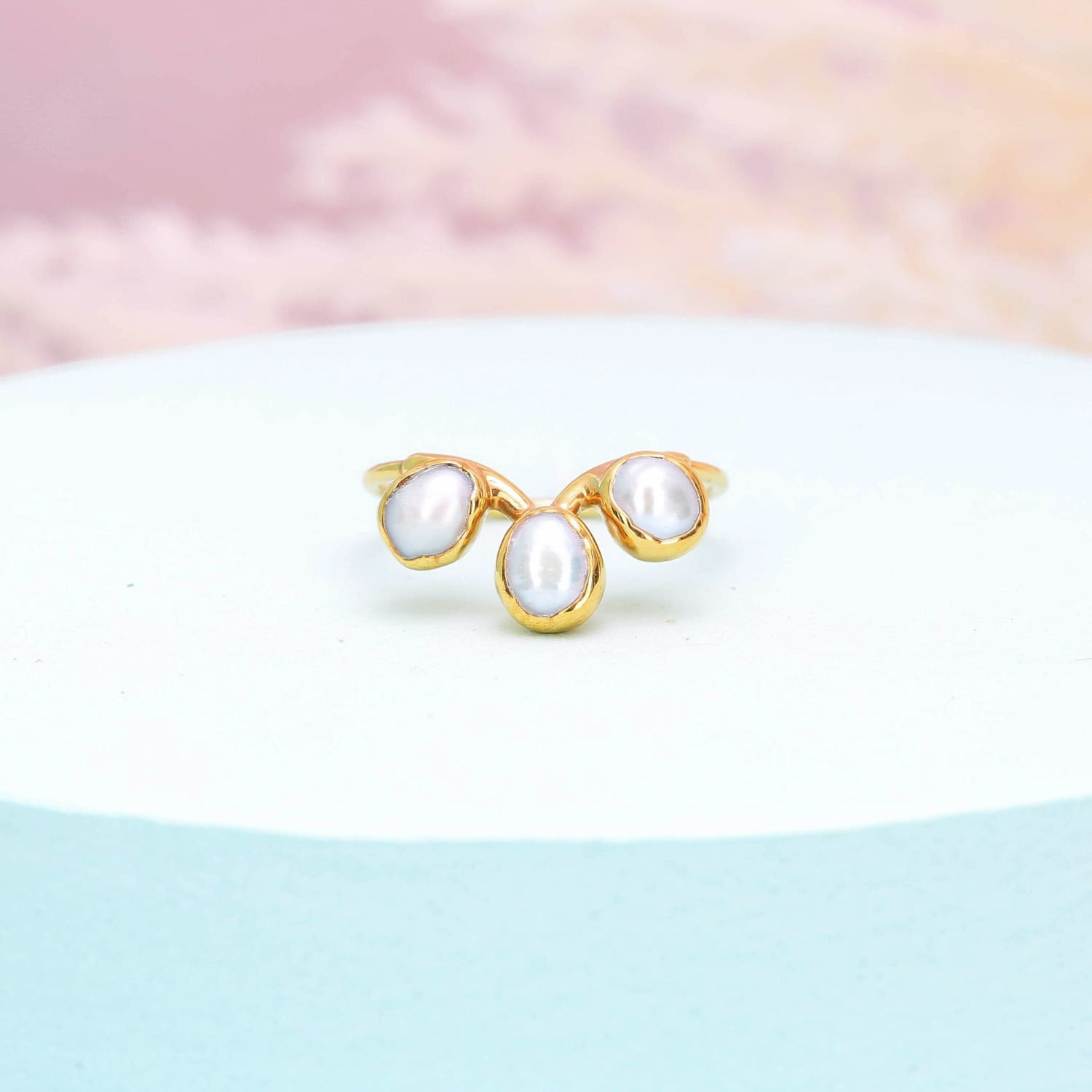 Raw White Pearl Curved Crown Ring